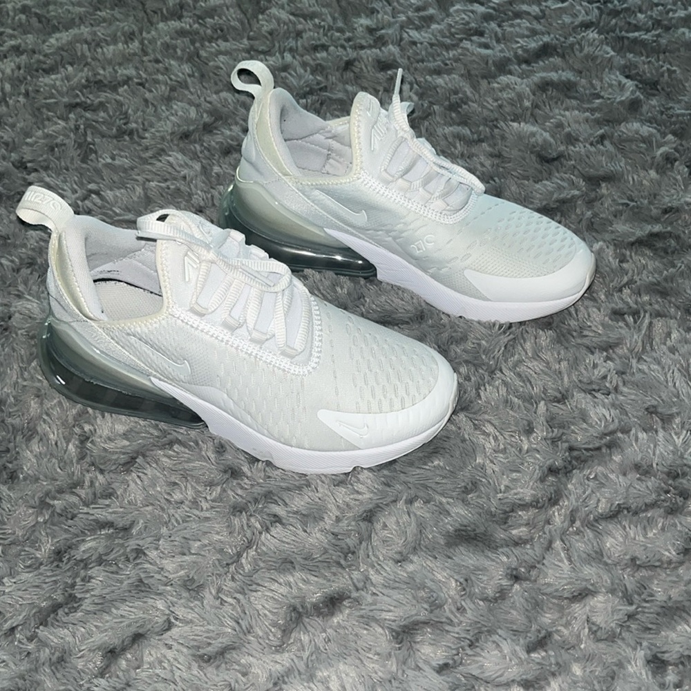 Air max 270’s 5Y. Worn very few times- too small